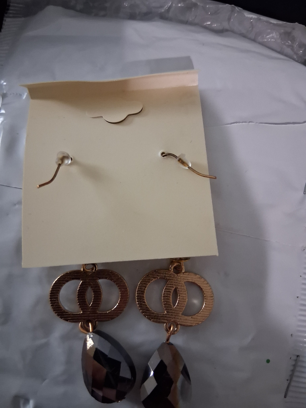 Earings - Picture 2 of 2